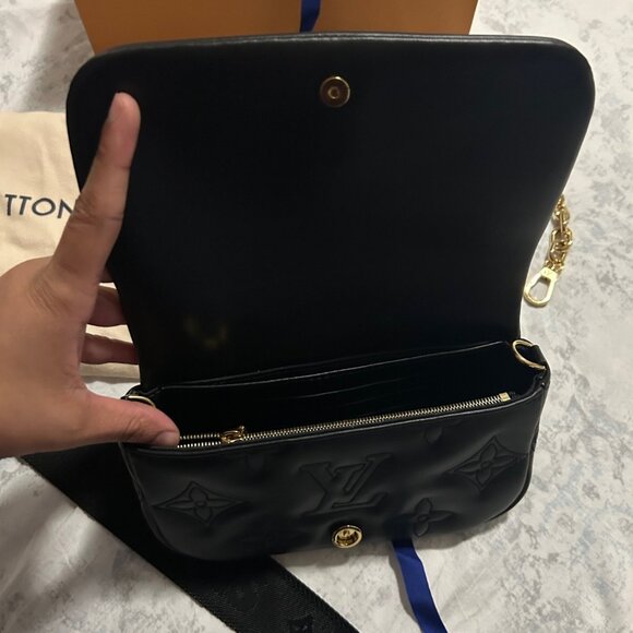 LOUIS VUITTON Wallet on Strap Bubblegram - Picture 6 of 8